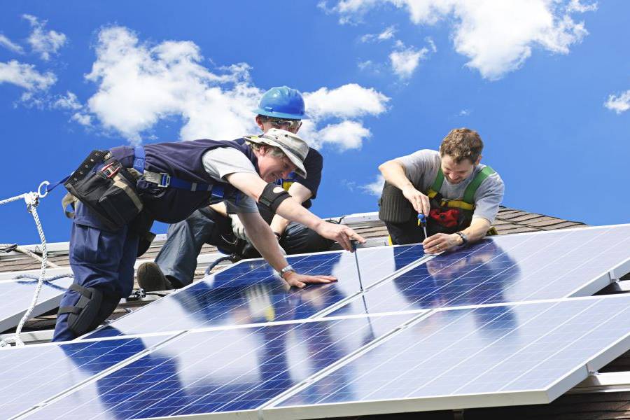 Montaje y mantenimiento de instalaciones solares fotovoltaicas (ENAE0108)